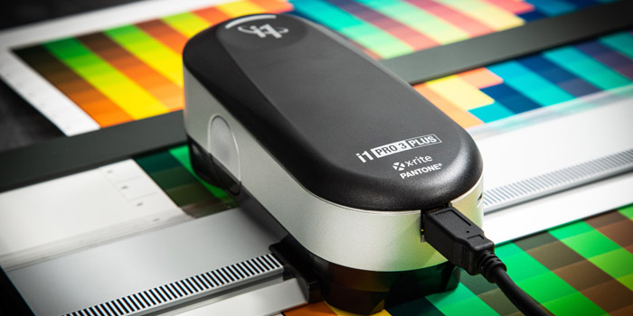 X-Rite i1Basic Pro 3 Plus with Large aperture (8mm)